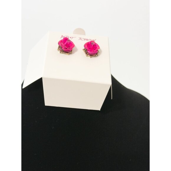 Betsey Johnson NWB Gold Tone Pink Metal Rose Bud Stud Earrings Crystal Accents - Picture 8 of 12